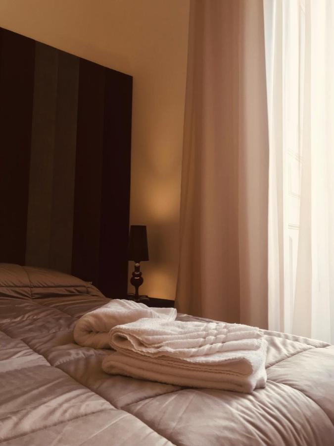 Motta Palace Apartments & Rooms Мотта-Сант'Анастазія Екстер'єр фото