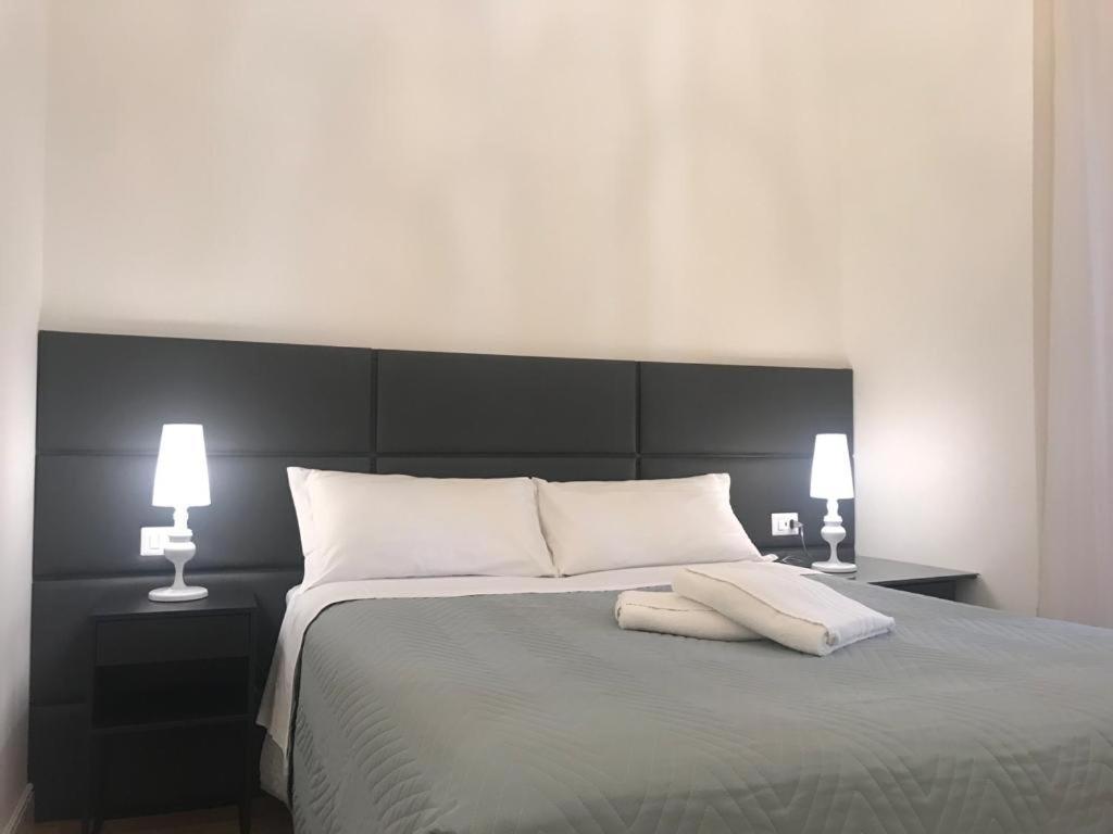 Motta Palace Apartments & Rooms Мотта-Сант'Анастазія Екстер'єр фото